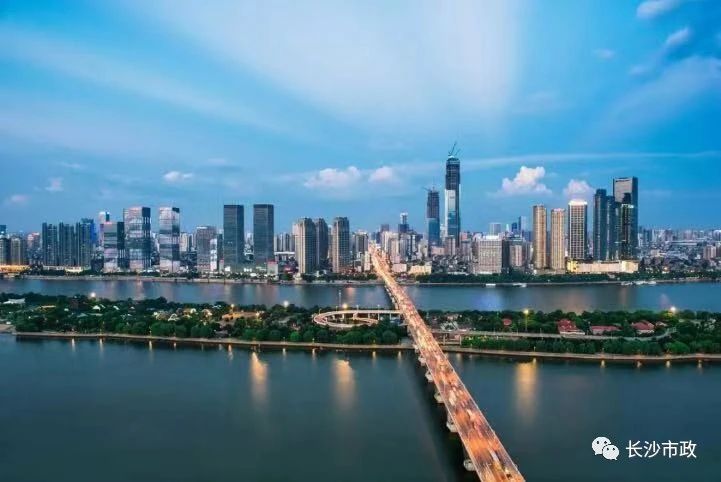 以城市，見未來；與城市，共成長